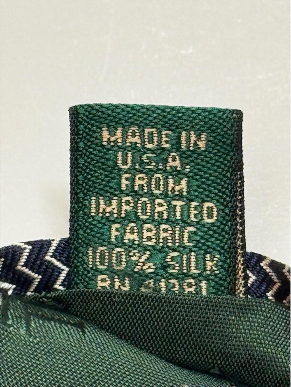 Lauren Ralph Lauren 100% Silk Wide Tie Made In USA - Picture 6 of 7